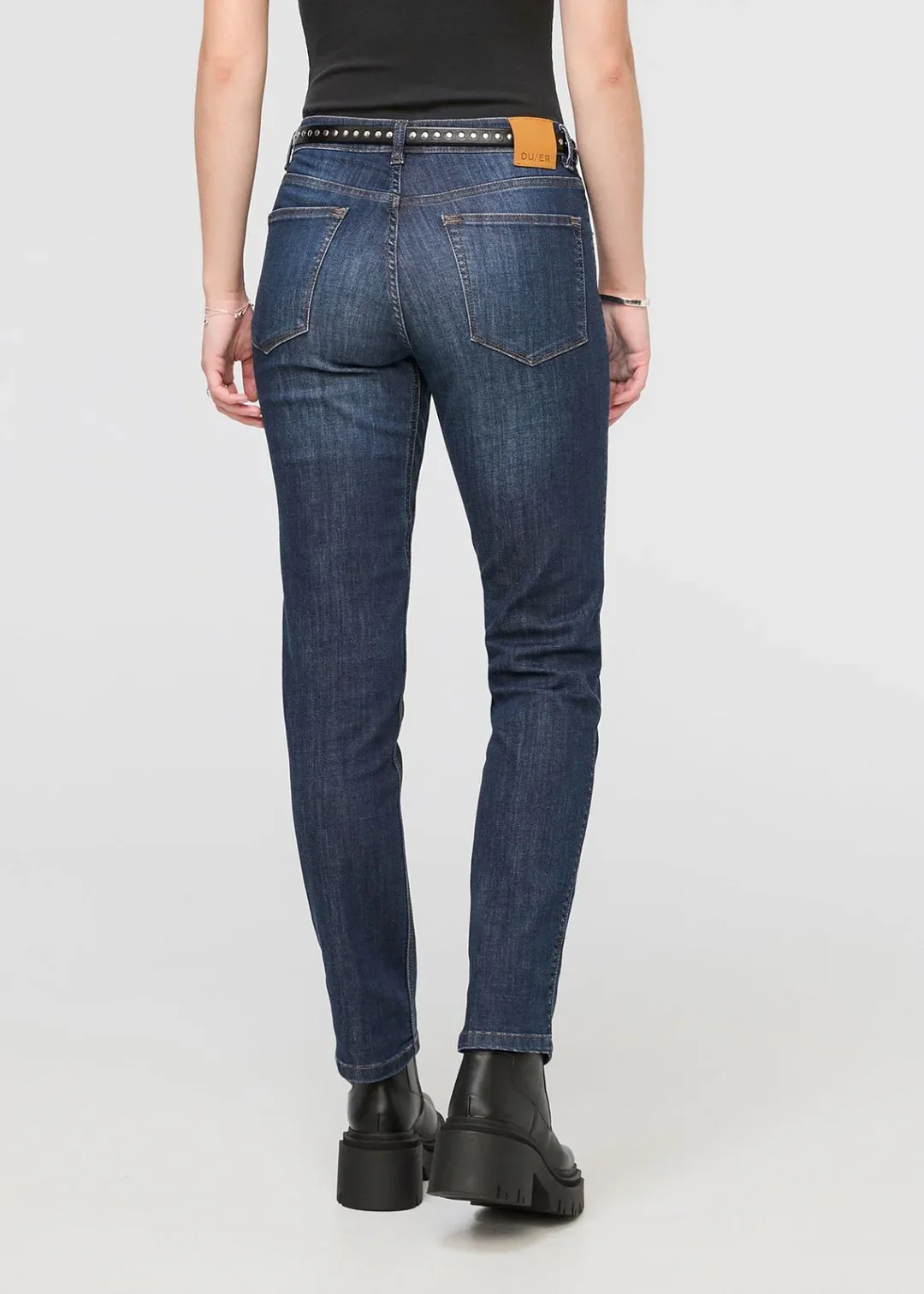 DU/ER Pantalon Performance Denim Girlfriend - Femme – Image 3